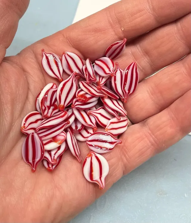 激レア！Peppermint HARAJUKU 赤コーム 激レア！Peppermint HARAJUKU 赤コーム リファハートコーム アイラ（顔